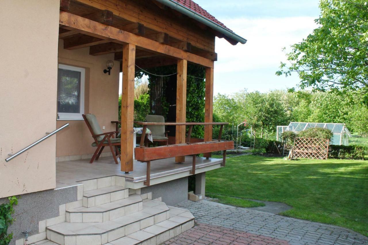 Cottage Near Slovakiaring Mihalfai Majer Екстериор снимка