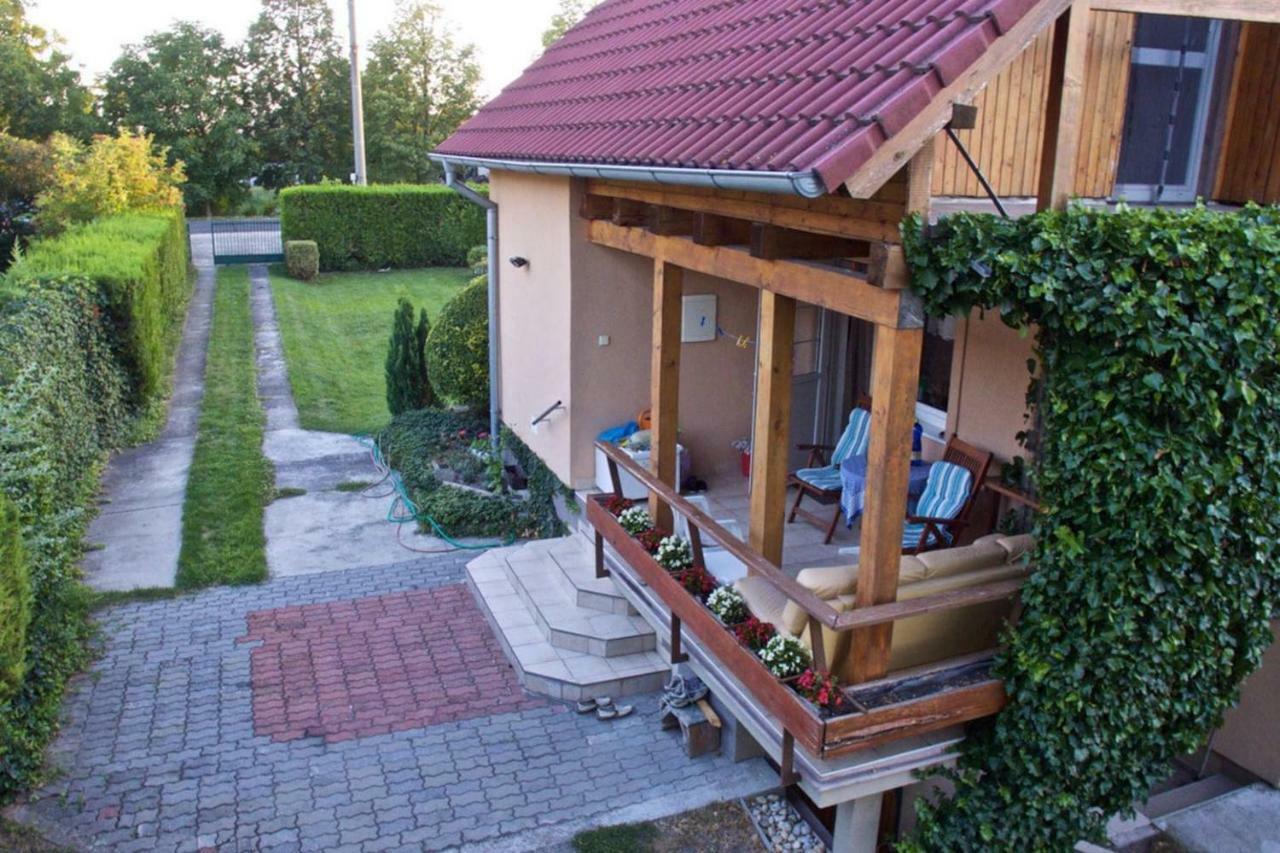 Cottage Near Slovakiaring Mihalfai Majer Екстериор снимка